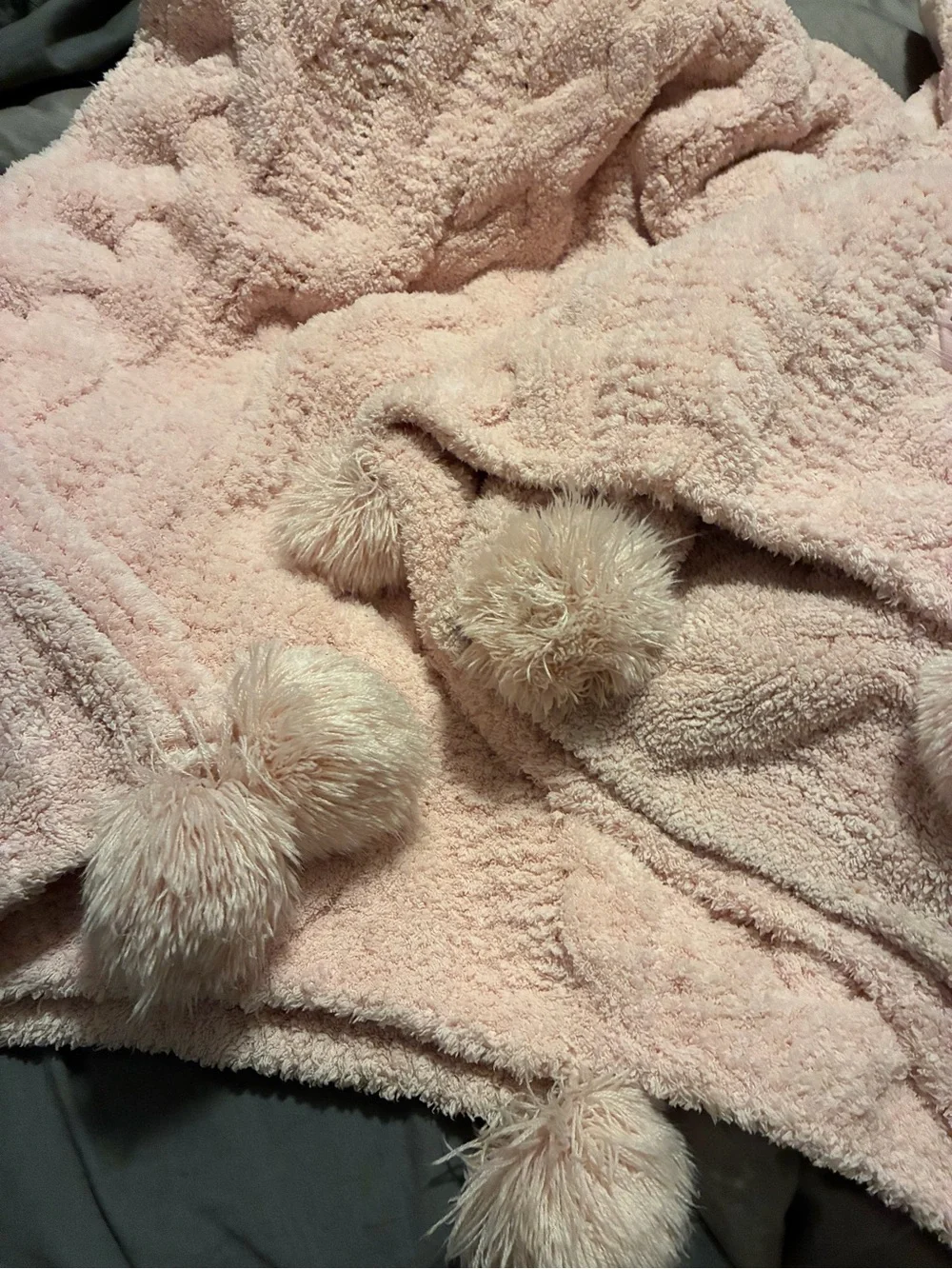 Peace Love World  Pom-Pom throw blanket in Light Pink